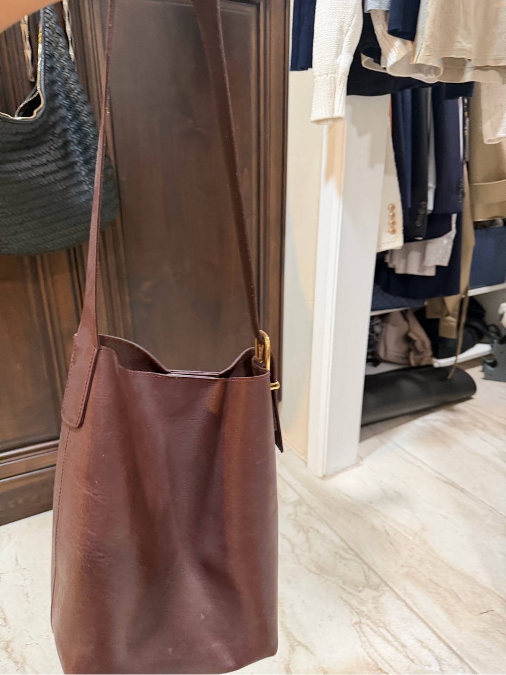EUC Madewell The Essential Bucket Tote Chocolate Raisin Leather Tote - Picture 9 of 11
